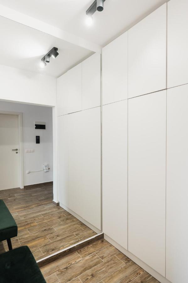 Skylark - Zurich Studio With Terrace & Mountain View Brasov Exterior photo