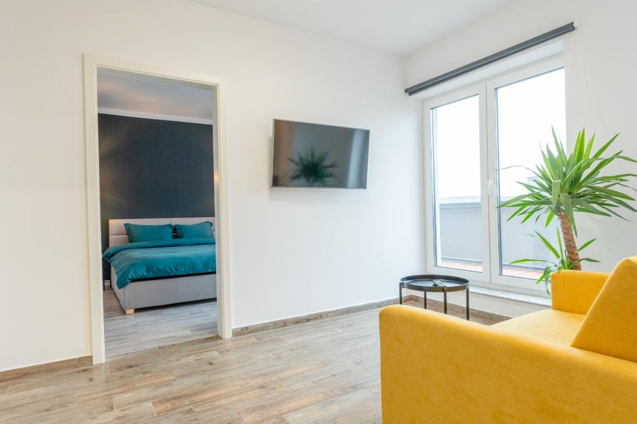 Skylark - Zurich Studio With Terrace & Mountain View Brasov Exterior photo